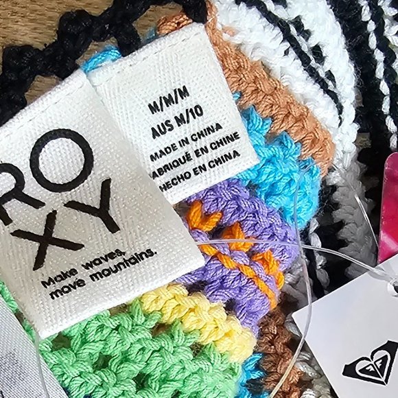 🏷️NWT Roxy Daydreamer Crochet Knit Halter Top In Rainbow/Black Stripes - Medium - Picture 8 of 9